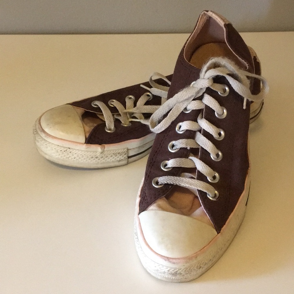 Converse Chuck Taylor brown and pink low tops